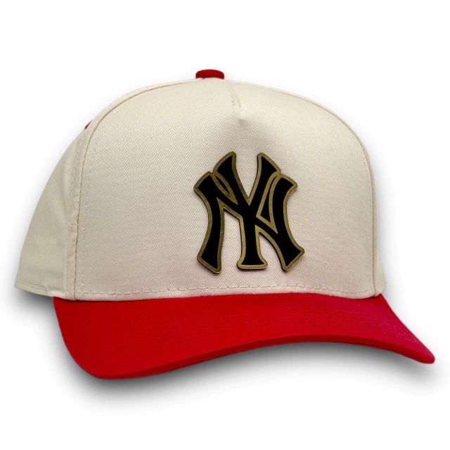 [PLGBERO26OS0037] YANKEES BEIGE RED PLACA